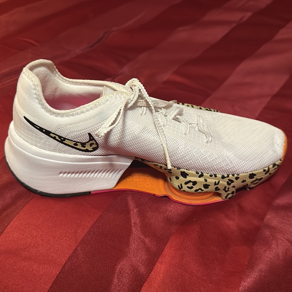 Nike White and Orange Women's Sneakers - Picture 5 of 6
